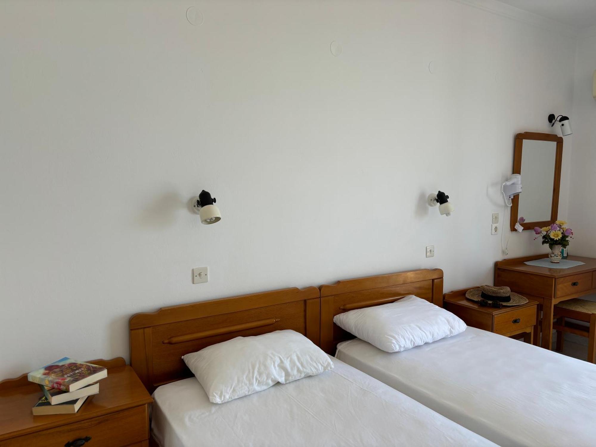 Friderica House Hotell Poros  Exteriör bild