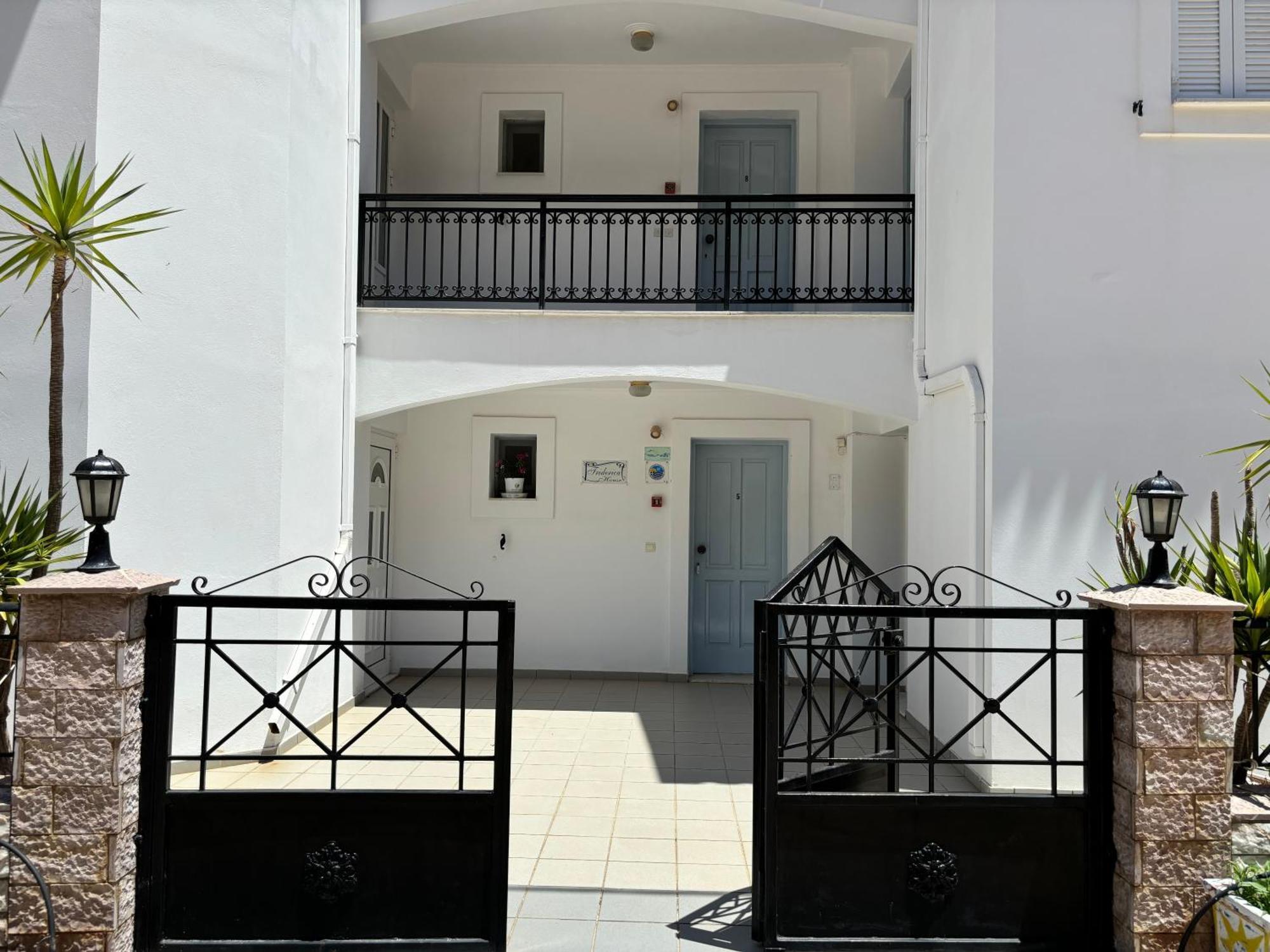 Friderica House Hotell Poros  Exteriör bild