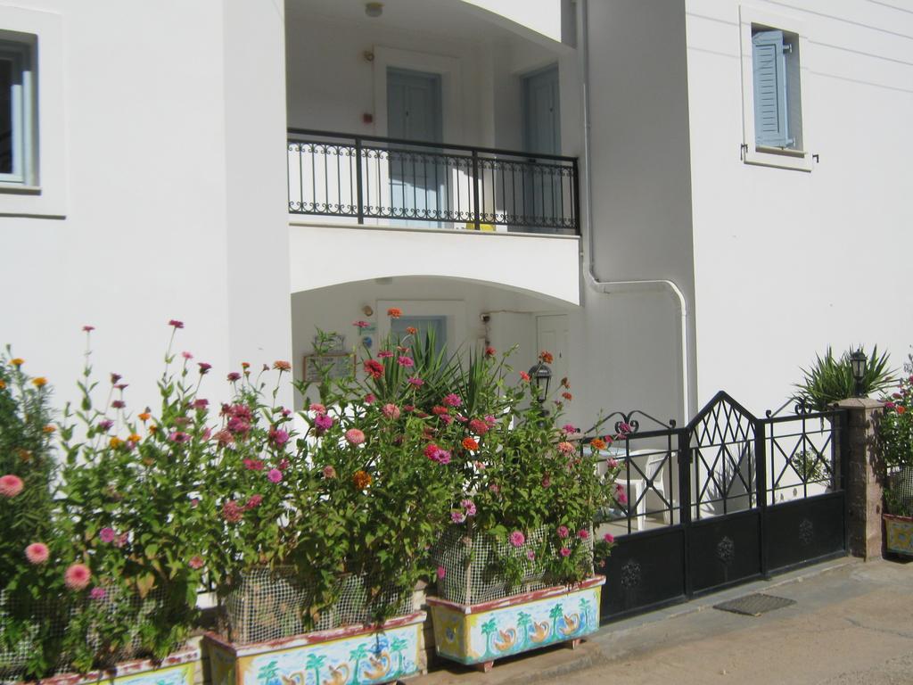 Friderica House Hotell Poros  Rum bild