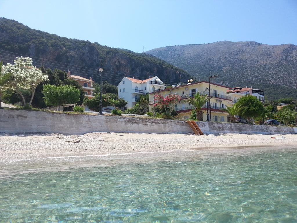 Friderica House Hotell Poros  Exteriör bild