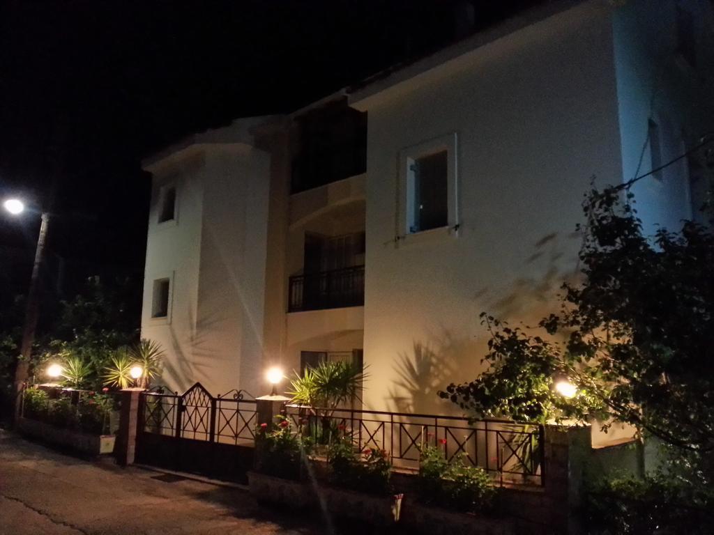 Friderica House Hotell Poros  Exteriör bild